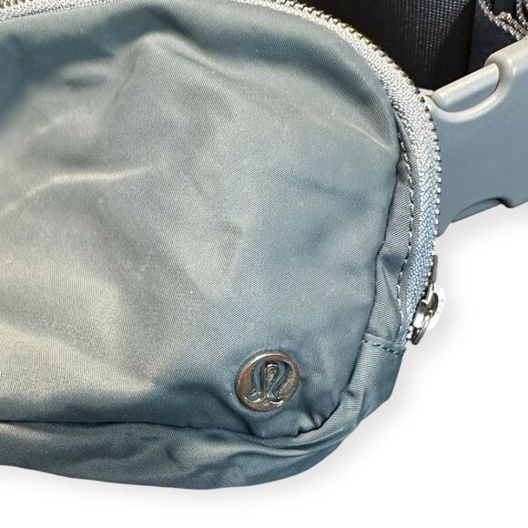 LULULEMON Everywhere Belt Bag 1L in Chambray - Picture 2 of 9